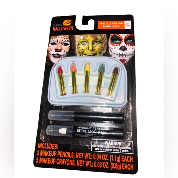 Halloween Makeup Bundle 17 pieces includes Fake Blood and Vampire Fangs - Picture 4 of 7